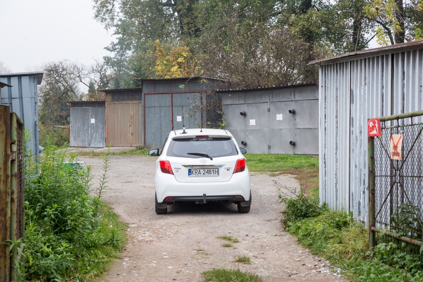 Te garaże przy ul. Kaczeńcowej muszą zostać zburzone do...