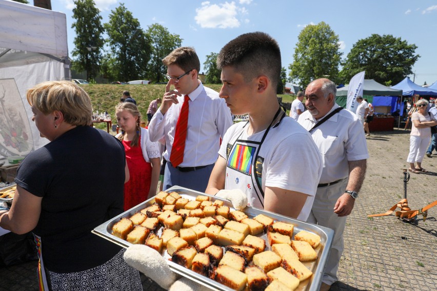 XXIII Spotkania z Naturą i Sztuką  „Uroczysko”. Tłumy na święcie kiszki i babki ziemniaczanej w Supraślu [ZDJĘCIA]