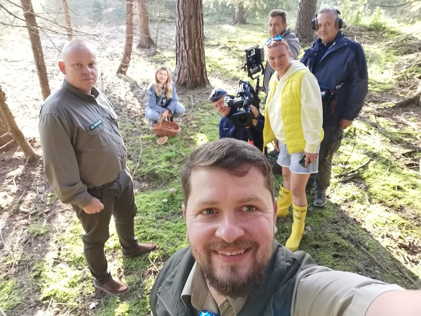 Te grzyby są jadalne! Podleśniczy Grzegorz Pawłowski z leśnictwa Orło w Pytaniu na Śniadanie. Zdjęcia 20.08.2021