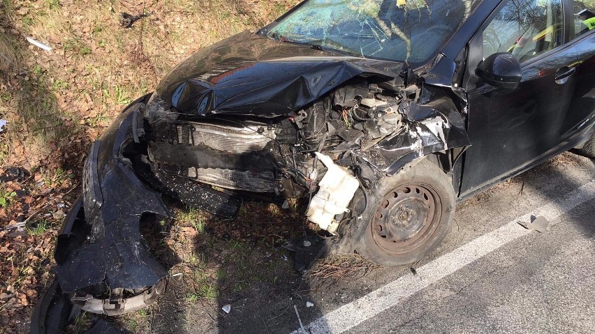 Do wypadku doszło na drodze powiatowej z Pleśnej do...