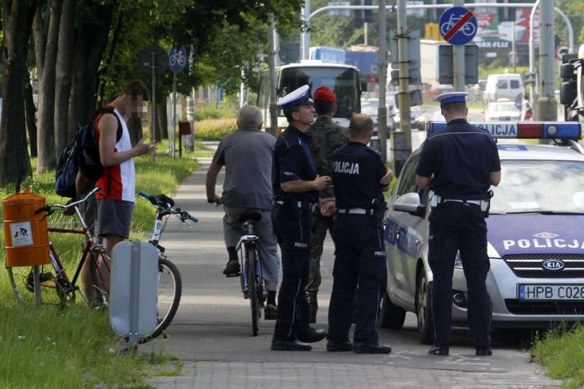 Wrocław: Radiowóz podczas pościgu zderzył się z rowerzystą (ZDJĘCIA)