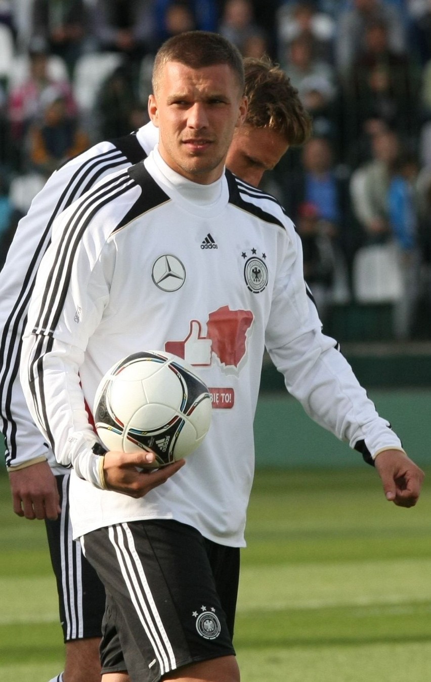 4.06.2012, Gdańsk: Lukas Podolski podczas treningu...