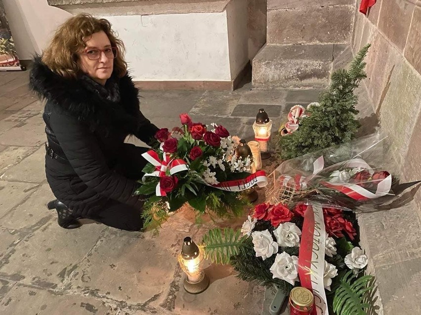 W Wąchocku uczczono rocznicę powstania Armii Krajowej. Była poseł Agata Wojtyszek
