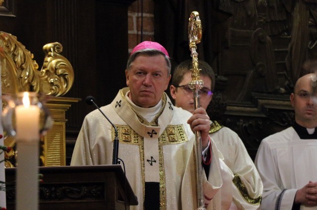 Abp Józef Kupny, metropolita wrocławski, mówi, że święta wielkanocne mają bogatą symbolikę i  od strony intelektualnej są bardziej wymagające niż święta Bożego Narodzenia.