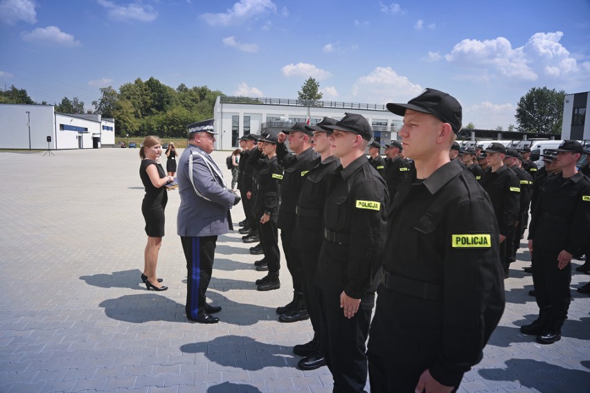 Kraków. Ślubowanie nowych policjantów w garnizonie [ZDJĘCIA]