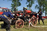 Odkurzyli sikawki sprzed 100 lat i zrobili zawody strażackie [zdjęcia, wideo]