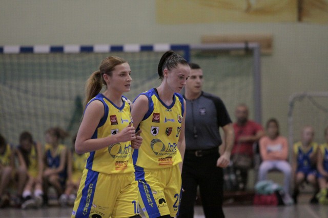 Aleksandra Dziwińska i Małgorzata Zuchora w poprzednim sezonie odpowiadały za grę Chrobrego Basket. Teraz dały się we znaki byłym koleżankom.