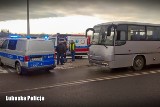 Kierowca szkolnego autobusu sparaliżował ruch w Świebodzinie. Miał zawał