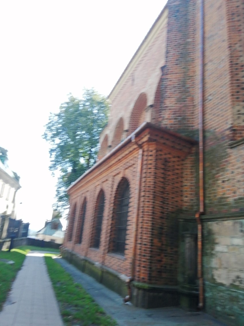 Bazylika Katedralna w Sandomierzu będzie jeszcze piękniejsza. Trwają prace przywracające blask zabytkowym wnętrzom, witrażom i rzeźbom