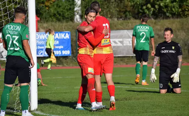 Paweł Rogula zdobył dwie bramki dla Korony Kielce w meczu z Pogonią Staszów, wygranym 8:0.