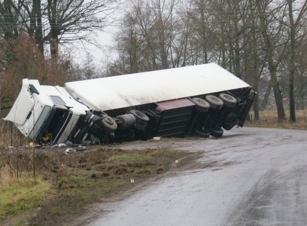 Tir prawdopodobnie wiózł słoninę.