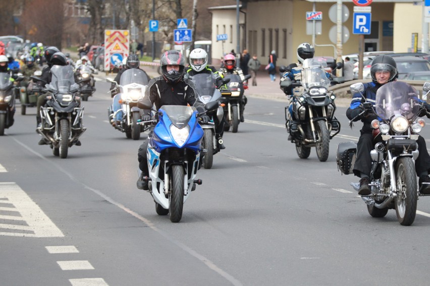 Łódzcy motocykliści oficjalnie rozpoczęli sezon. Były pokazy, konkursy i paradny przejazd przez miasto
