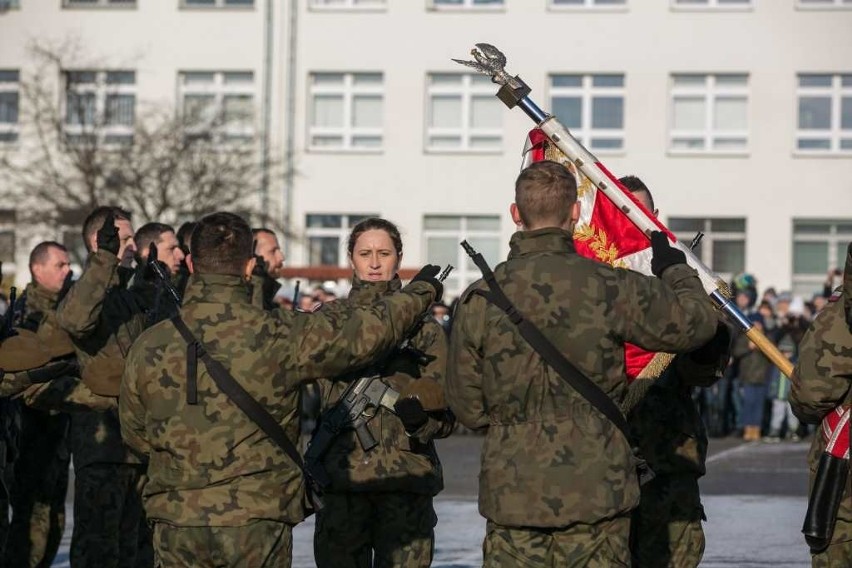 Kraków. Kolejni żołnierze Obrony Terytorialnej przysięgali wiernie służyć ojczyźnie [ZDJĘCIA]