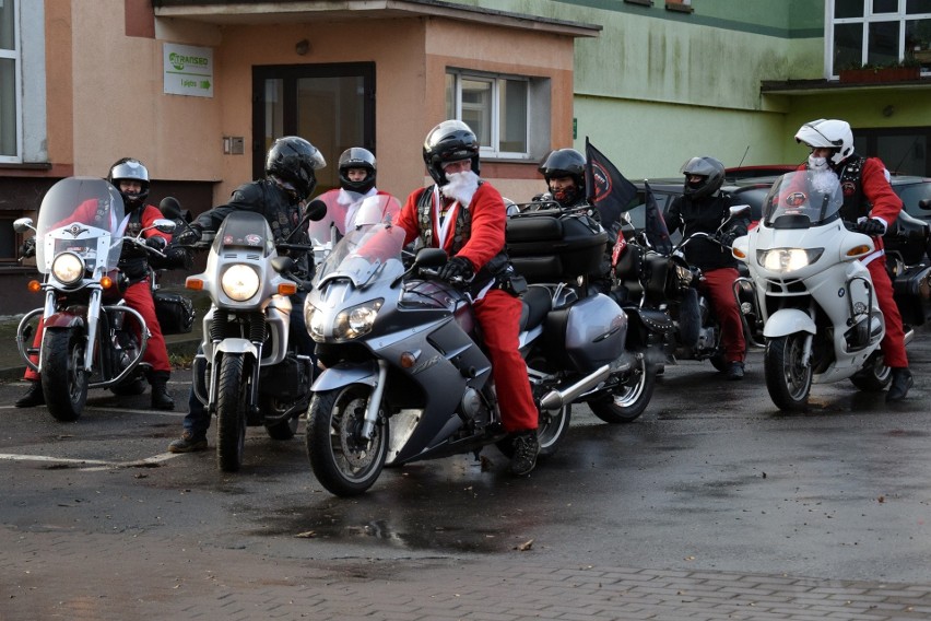 Motocykliści z miasteckiego stowarzyszenia Gryf ze wsparciem...