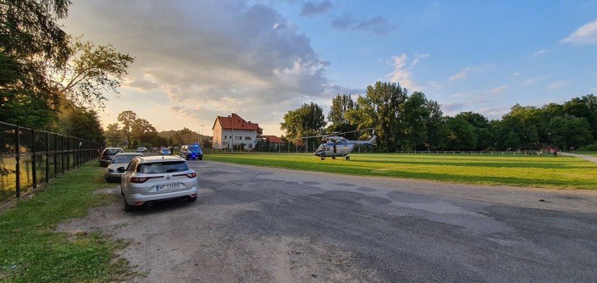 Policyjny śmigłowiec patrolował miasto przez ponad trzy...