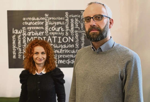 Monika i Janusz Kaźmierczakowie - doświadczeni mediatorzy, autorzy książki „Mediacje rodzinne”