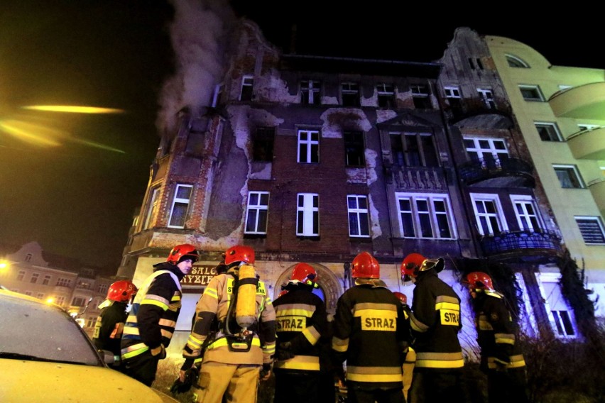 Tragiczny pożar przy ulicy Glinianej we Wrocławiu. Nie żyje kobieta (ZDJĘCIA)