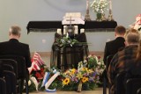 Kilku uczestników pogrzebu Jerzego Pilcha zarażonych koronawirusem