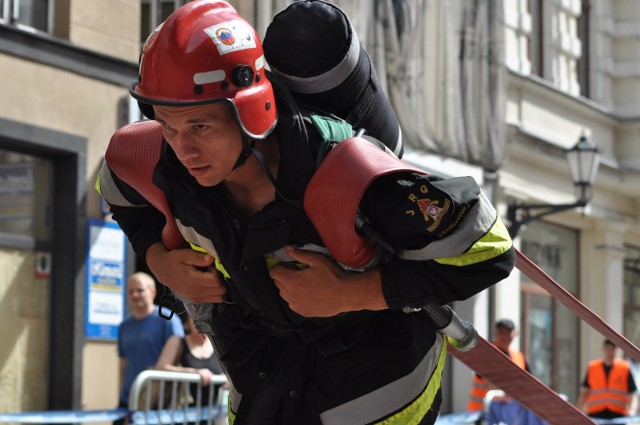 Rafał Bereza z Krasnegostawu jest liderem klasyfikacji Pucharu Polski w pożarnictwie sportowym