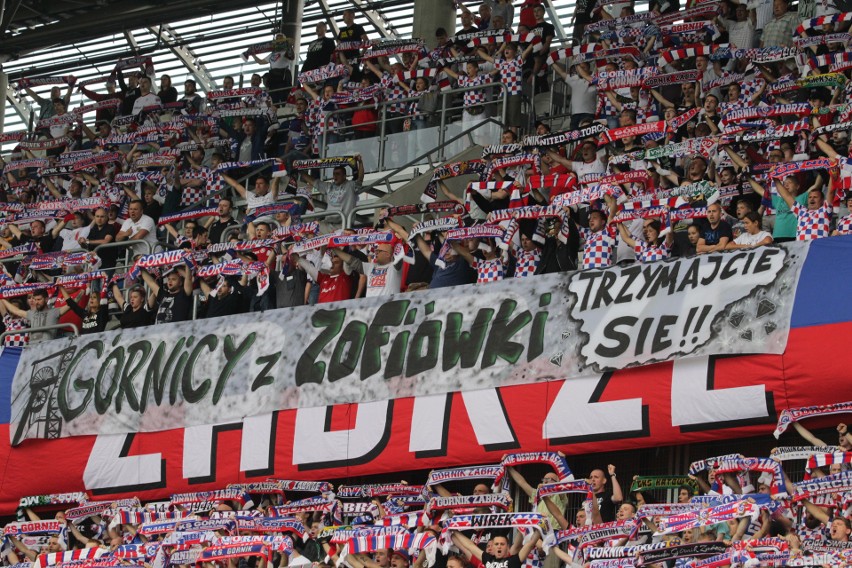 Spotkanie na Arenie Zabrze oglądało 15 tysięcy widzów....