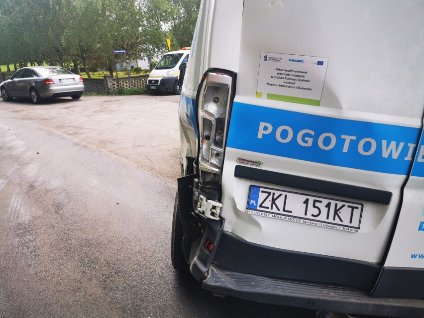 Wypadek koło Dygowa. Opel zderzył się z busem