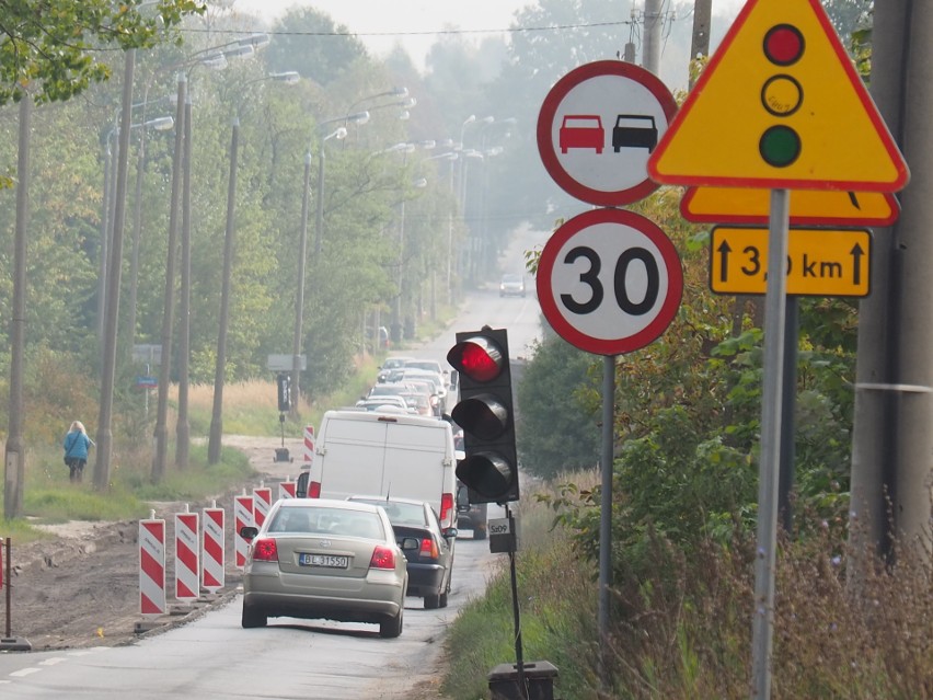 Zaczęły się roboty i korki na ulicy Pomorskiej. Na Stokach powstanie rondo