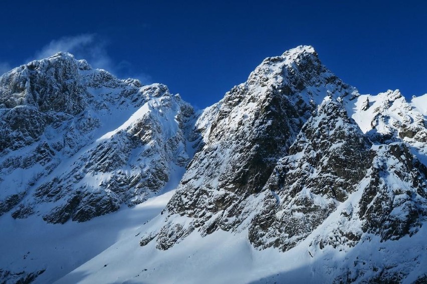 Tatry: polsko - słowacka akcja ratunkowa. Poszkodowana Polka zjechała po lodzie kilkaset metrów