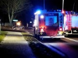 Makabryczny wypadek w Wielkopolsce. Samochód uderzył w drzewo i zaczął się palić. Nie żyje 18-latek
