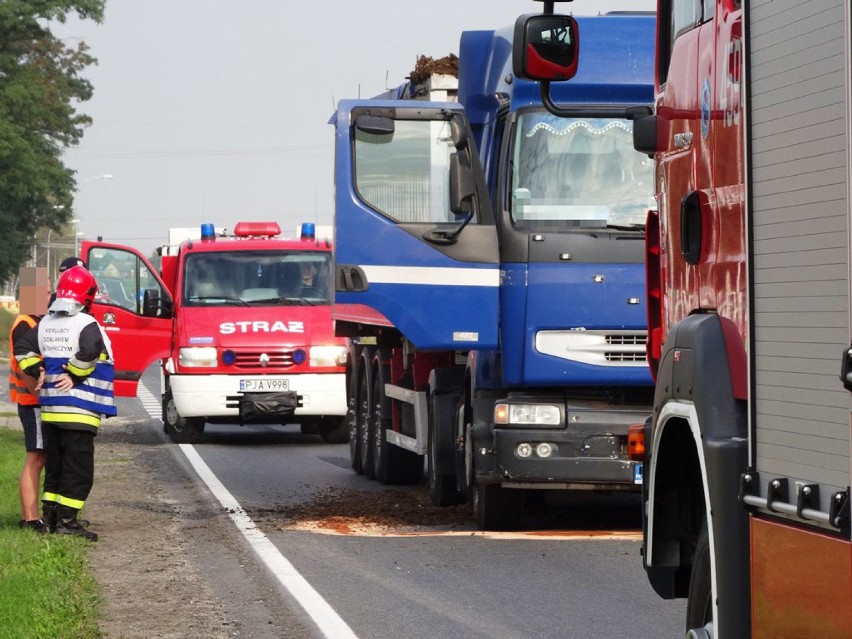 Zderzenie dwóch ciężarówek w Wyszkach