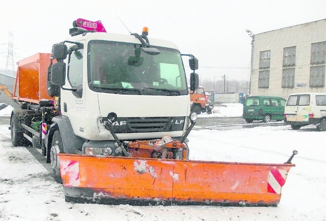 Większość zgierskich ulic odśnieżą pługi MPGK.