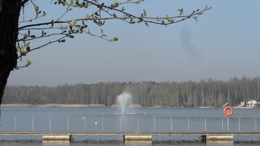 Aeratory na Jeziorze Paprocańskim.