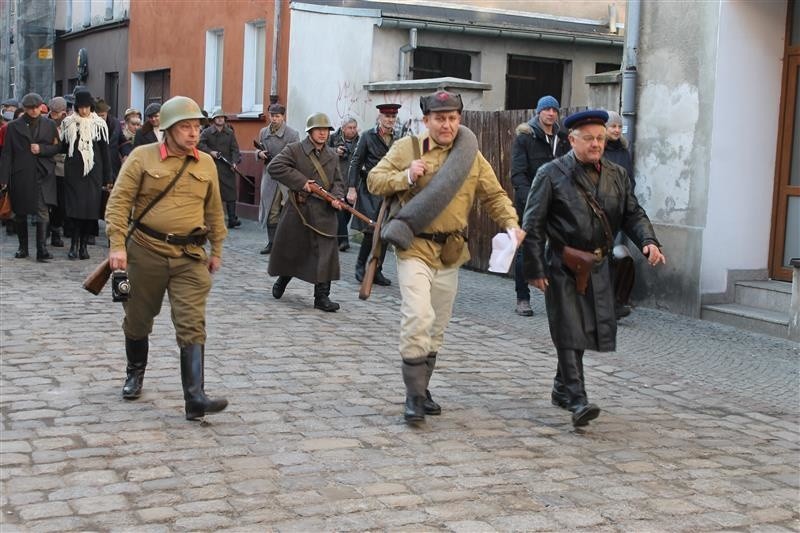 Rekonstrukcja wywózki Polaków na Sybir.