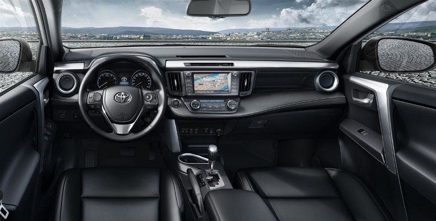 Nowa Toyota RAV4 – hybryda czy napęd konwencjonalny?