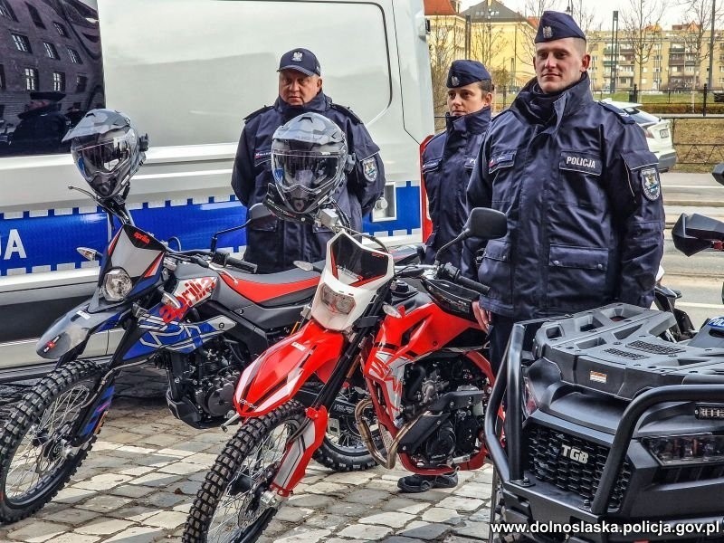 Z motocykli będą służyć dolnośląscy wodnicy w czasie patroli...