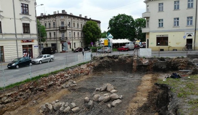W 2012 roku budowniczowie nowej kamienicy w Inowrocławiu natrafili na zarys fosy opasującej miasto od XIII do schyłku XVII w.