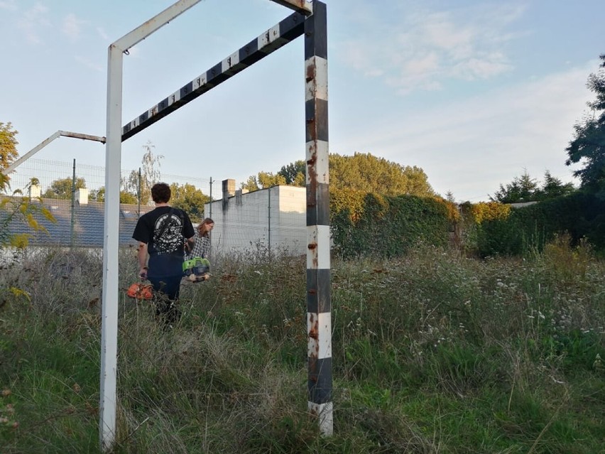 Miasto chce sprzedać boisko przy Restart Labie w Koninie? Młodzież i społecznicy protestują