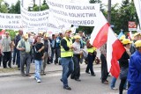 Protest na krajowej "piątce" w Żninie. "Stop działaniom ministra Sawickiego"