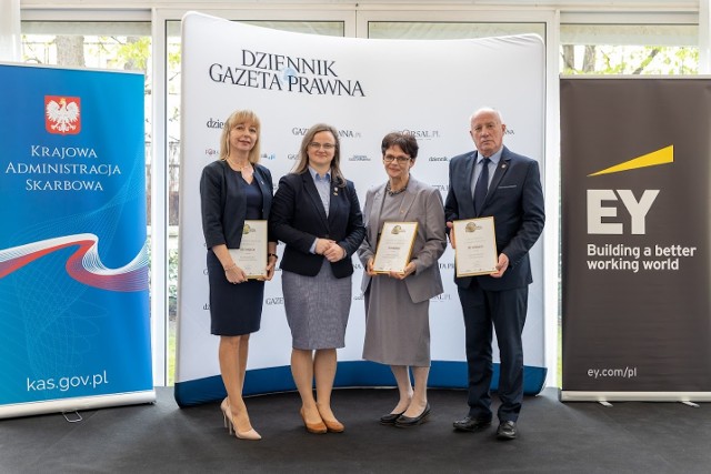 Gala DGP, na zdjęciu od lewej: Beata Adamowicz - dyrektor IAS w Bydgoszczy, Anna Chałupa - zastępca szefa KAS, Elżbieta Cerkaska - naczelnik Kujawsko-Pomorskiego Urzędu Skarbowego w Bydgoszczy i Marcin Wypych - naczelnik Urzędu Skarbowego w Golubiu-Dobrzyniu.