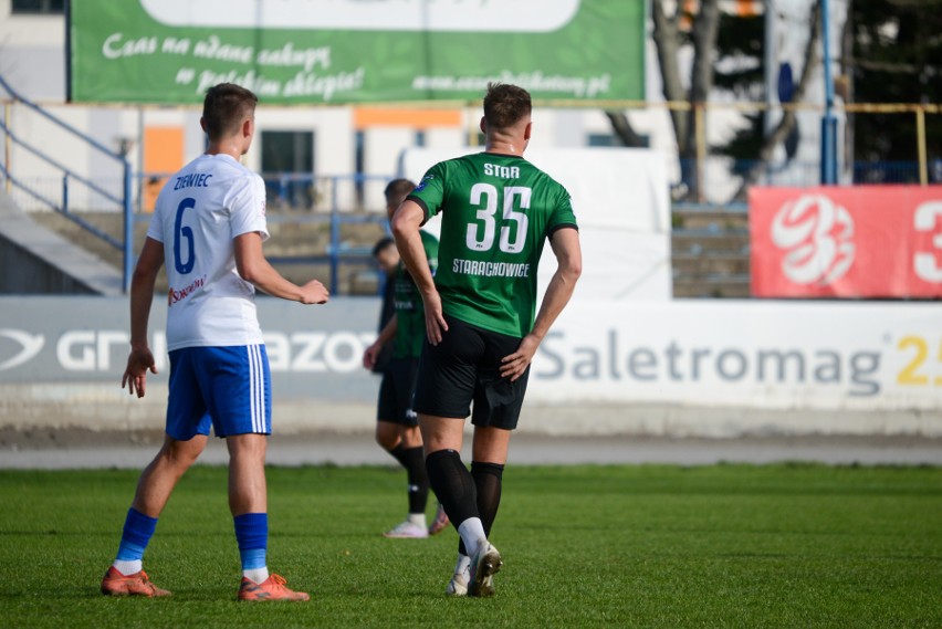 Star Starachowice wygrał wyjazdowy mecz z Unią Tarnów w 3. Lidze. Decydującego gola zdobył Tomasz Palonek. Zobacz zdjęcia