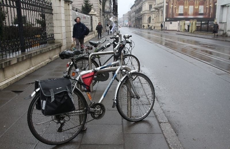 Będą nowe stojaki dla rowerów w Łodzi. Mogą się o nie ubiegać szkoły. Zgłoszenia na adres...
