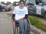 Niepełnosprawny 19-latek, który chce przejechać 500 kilometrów na wózku, zatrzymał się w Suchedniowie 