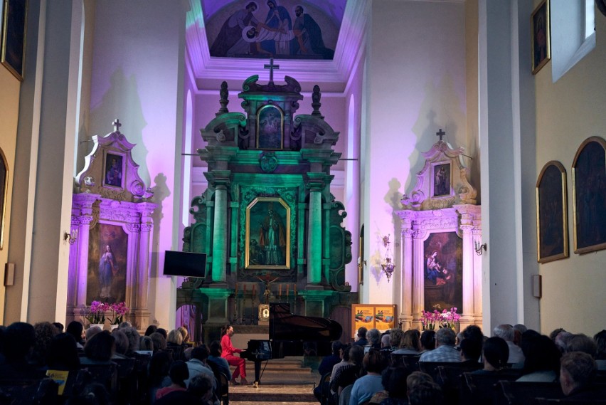 Festiwal odbywał się przez trzy dni w klasztorze w Solcu nad...