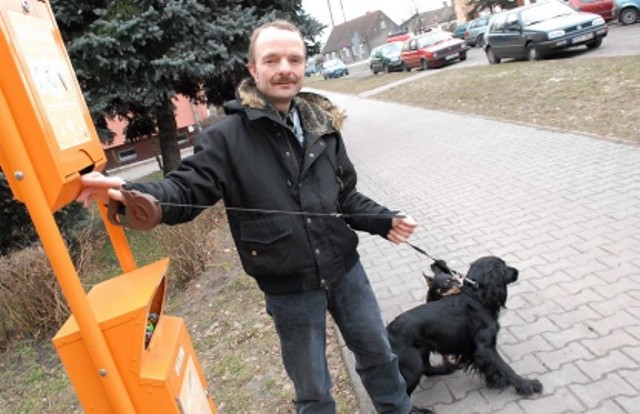 - Gdyby każdy właściciel psa sprzątał po sobie, miasto byłoby czyste - uważa Krzysztof Tomaszyk z Krosna 