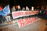 Demonstrowali w obronie sądów we Wrocławiu. Duża frekwencja! (ZDJĘCIA)