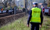 Wypadek na torach kolejowych na odcinku Bydgoszcz-Leśna - Maksymilianowo. Śledczy wyjaśniają okoliczności tragedii 