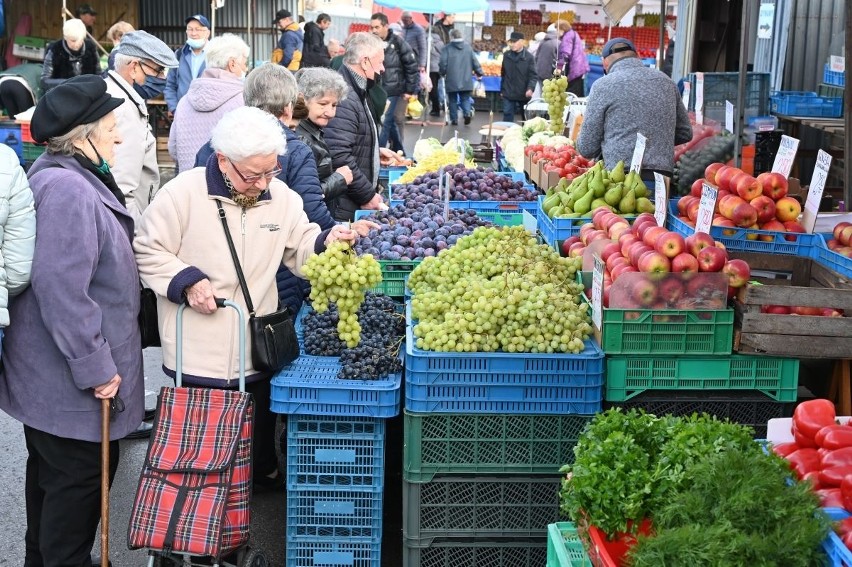 Na kieleckich bazarach we wtorek, 19 października wybór...