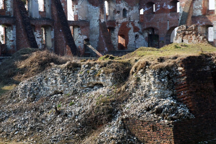 Pomysł na udany weekend? Ruiny zamku w Krupem. Zobacz fotorelację ze spaceru