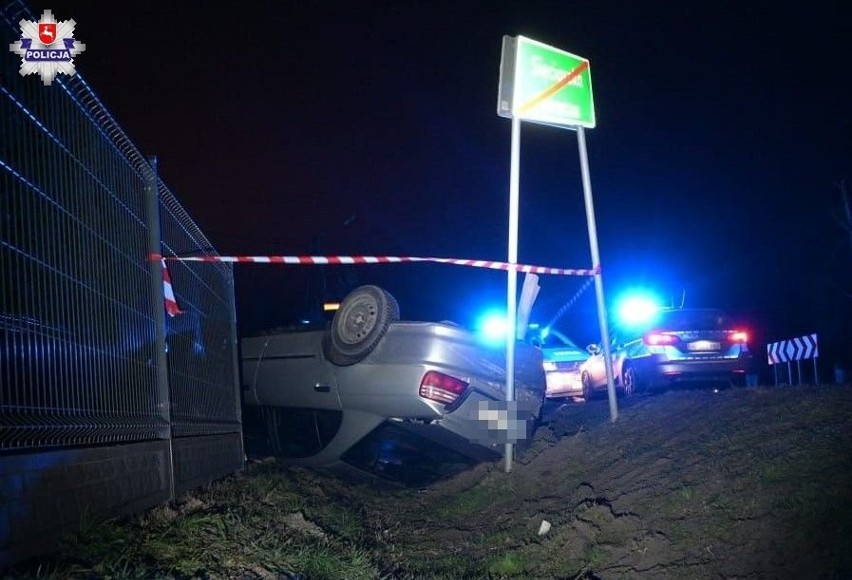 19-latek z Łukowa wypadł z drogi na łuku i dachował. Powód? Złe warunki i nadmierna prędkość