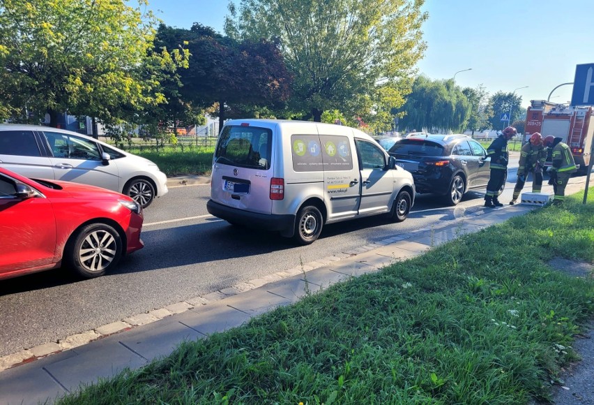 Karambol na al. Armii Krajowej we Wrocławiu. Kierująca,...