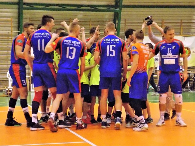 Siatkarze Astry Nowa Sól mają powody do radości. Zagrają w play off.